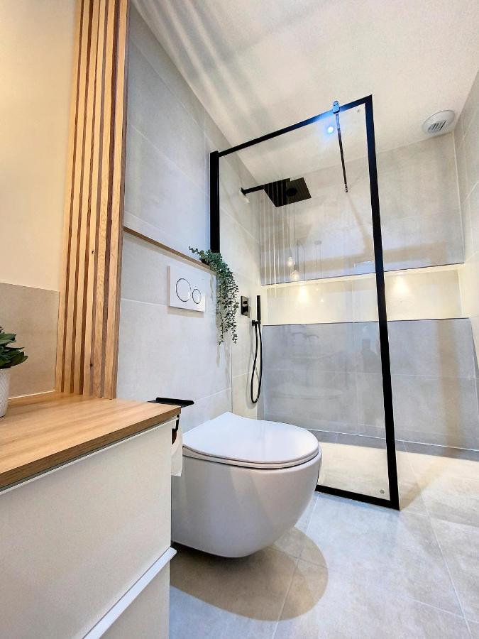Appartchic - Appartement Standing - Plein Centre & Parking Prive Креон Экстерьер фото