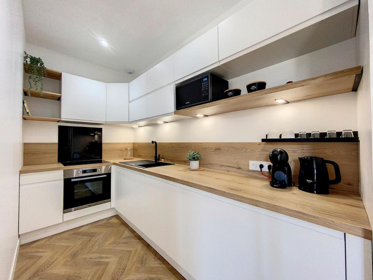 Appartchic - Appartement Standing - Plein Centre & Parking Prive Креон Экстерьер фото